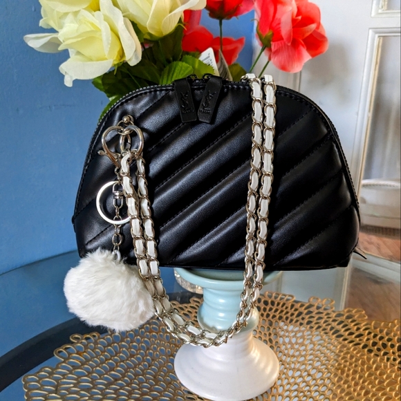 Yves saint Laurent pouch - Picture 3 of 9